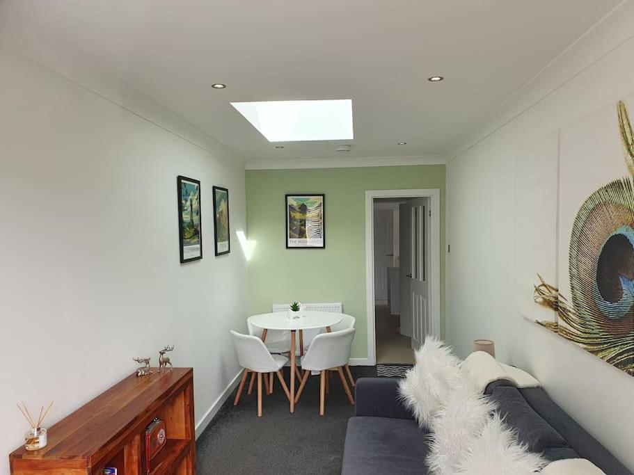 The Elfin- Lovely 1 Bedroom - Free Parking Bridge of Allan Eksteriør billede
